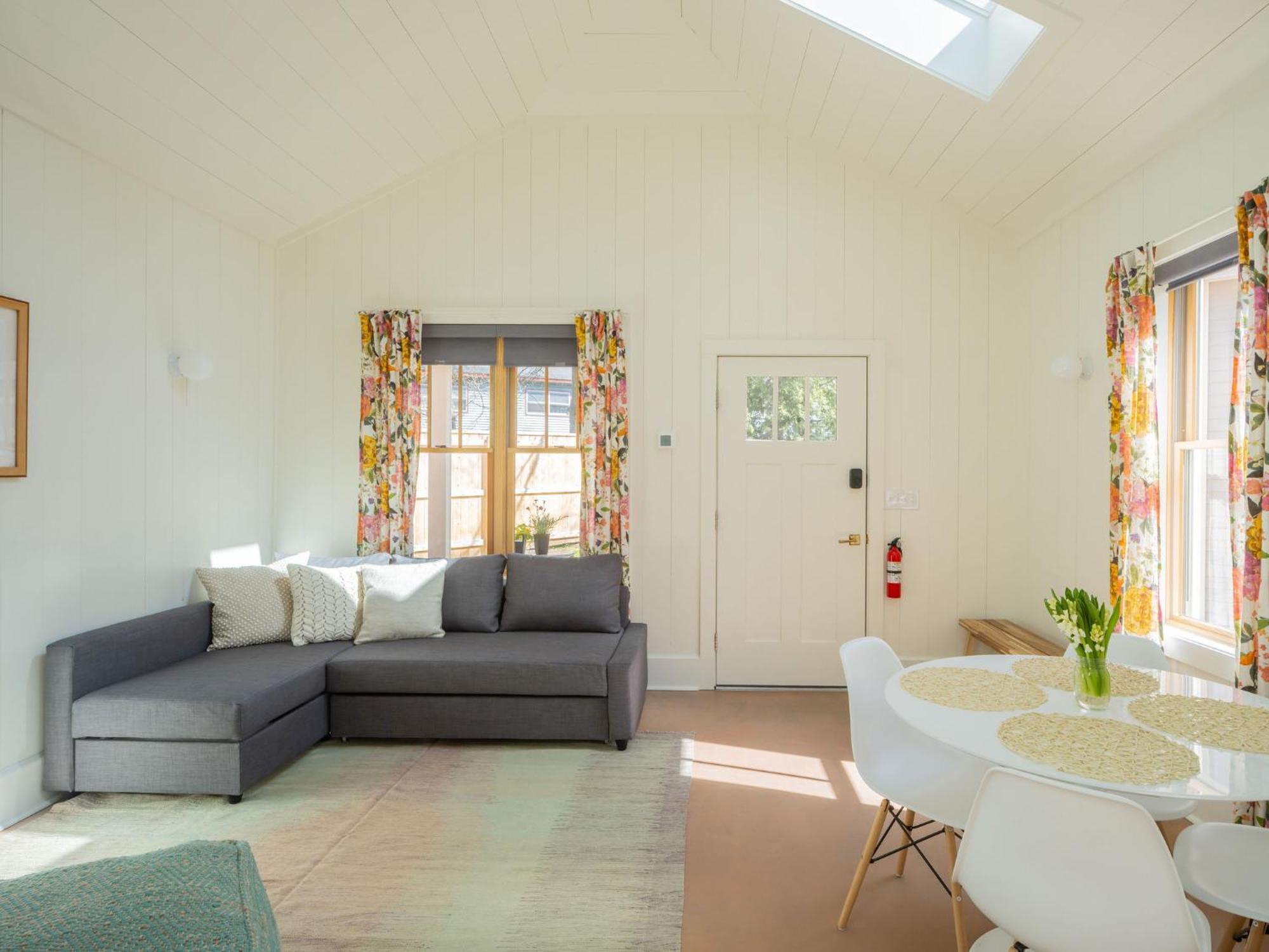 Queen City Bungalow & Cottages Burlington Exteriör bild