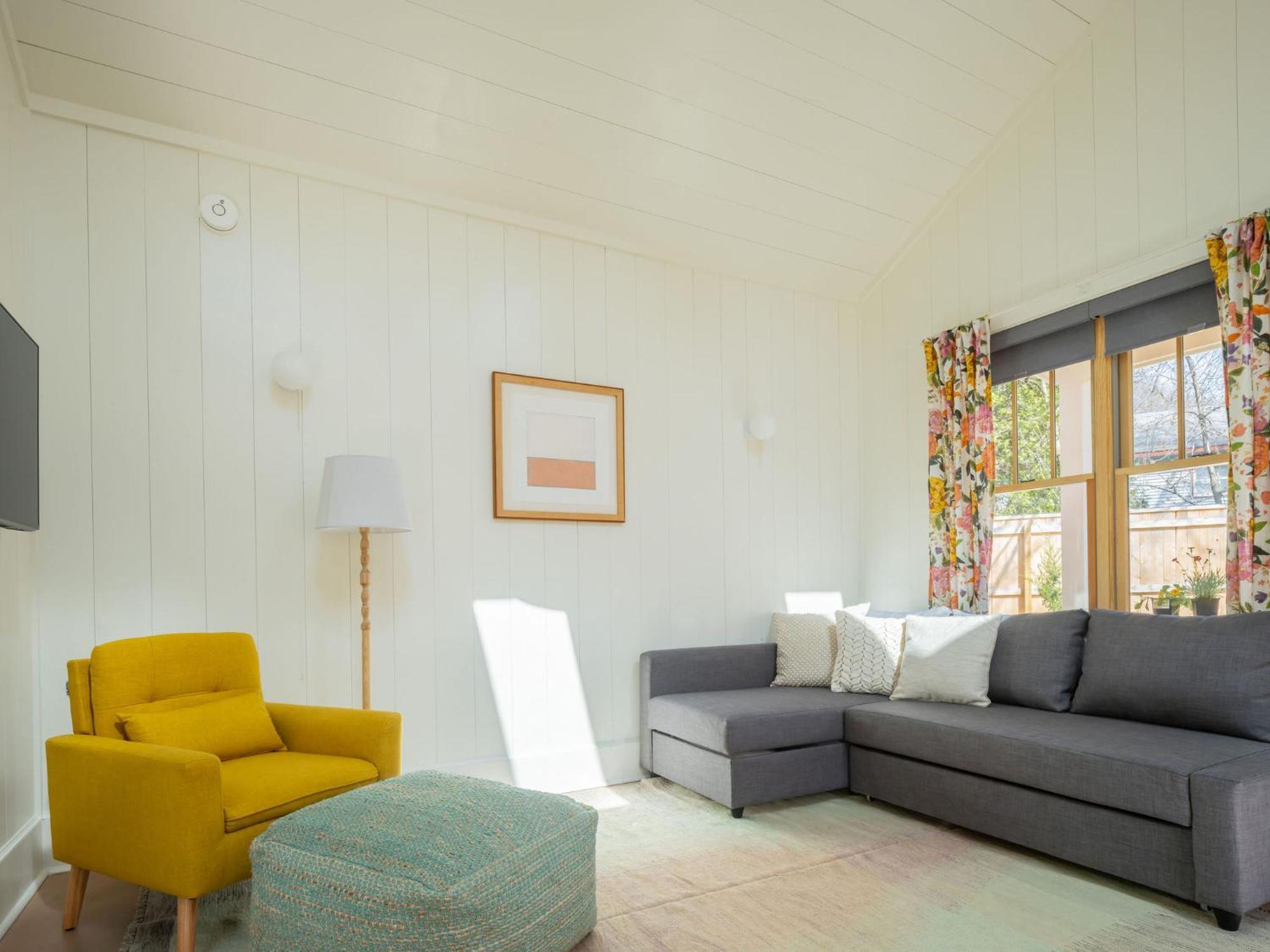 Queen City Bungalow & Cottages Burlington Exteriör bild