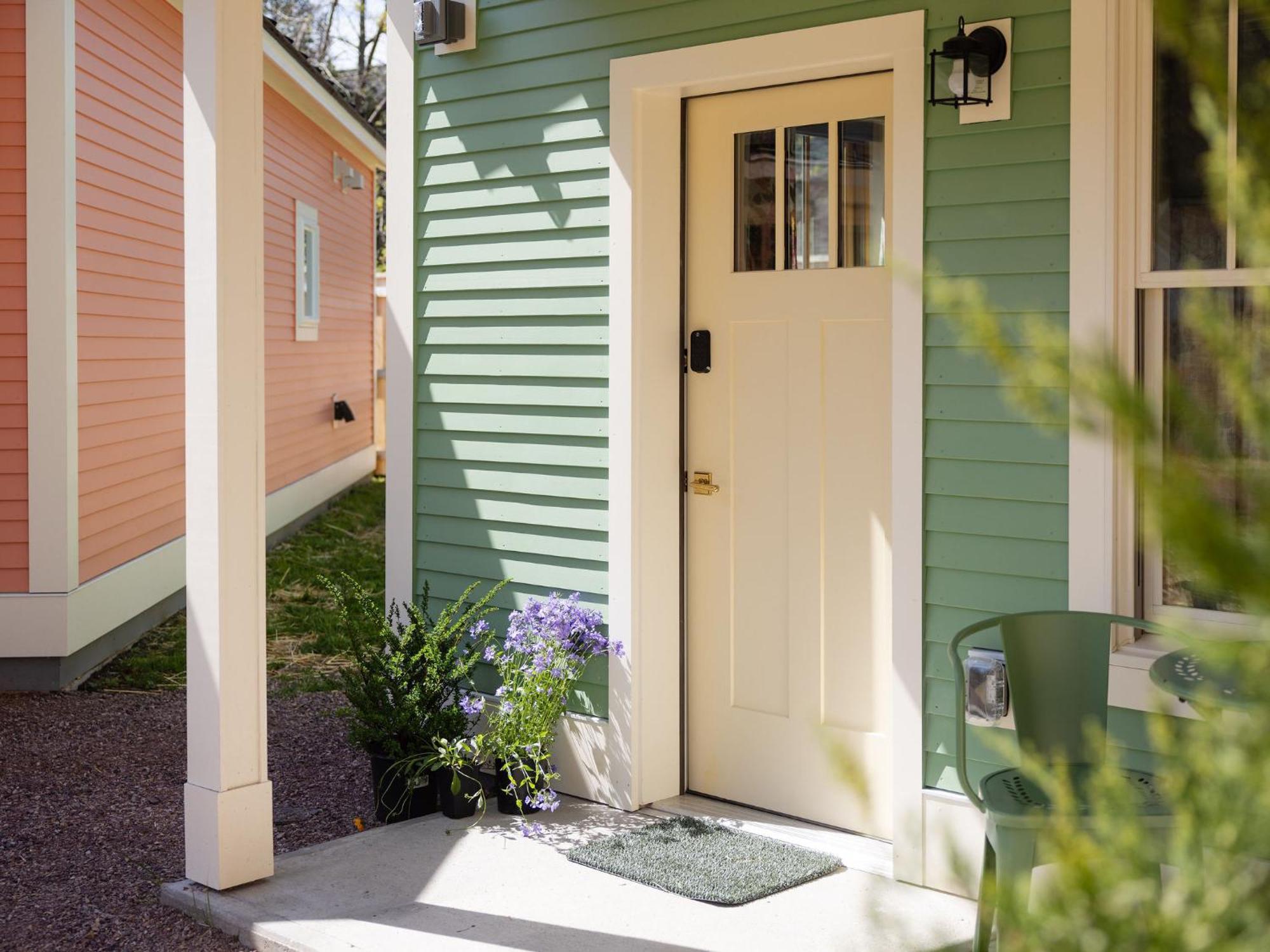 Queen City Bungalow & Cottages Burlington Exteriör bild